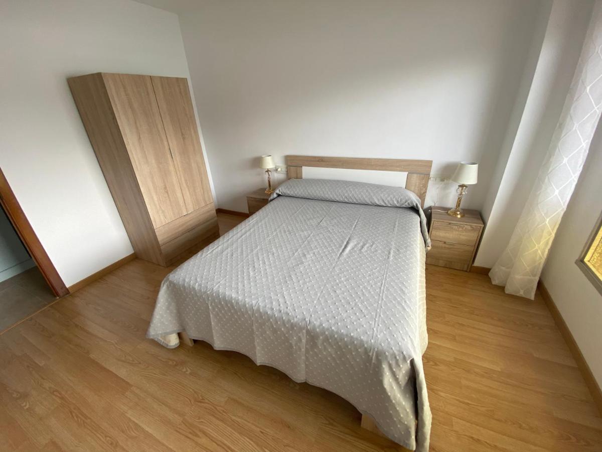 Apartamento Centrico Con Vistas Y Cerca De Playa Pontedeume Exteriör bild